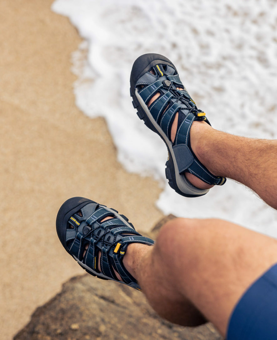 Men's Newport H2 Sandal | Monochrome/Golden Cyprus - Image 8