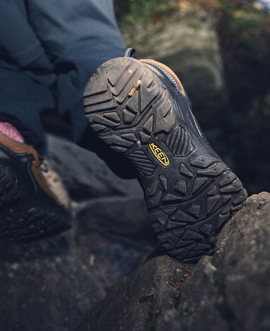 Men's Targhee IV Waterproof Hiking Shoe | Triple Black - Image 9