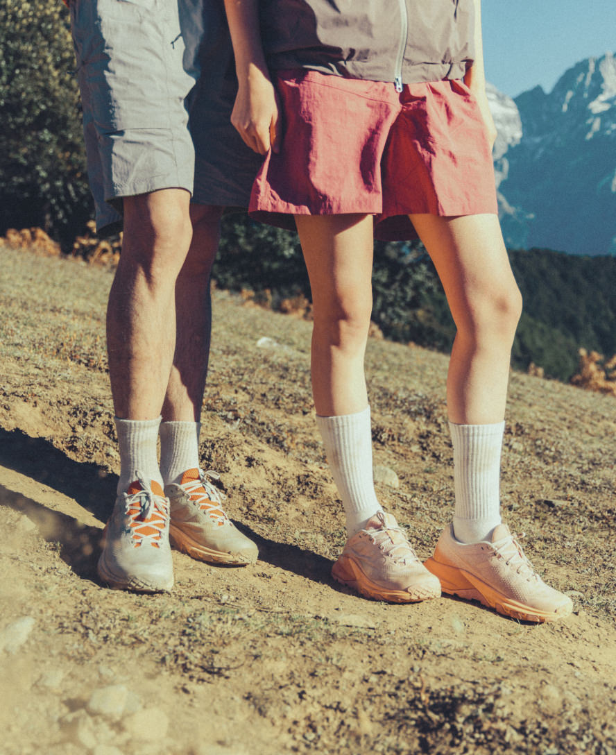 Women's Targhee Apex Waterproof Hiking Shoe | Cameo Rose/Peach Fuzz - Image 9